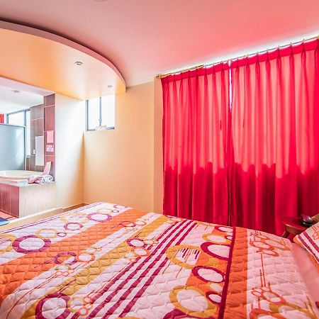 Hostal Oro Orense Кіто Екстер'єр фото