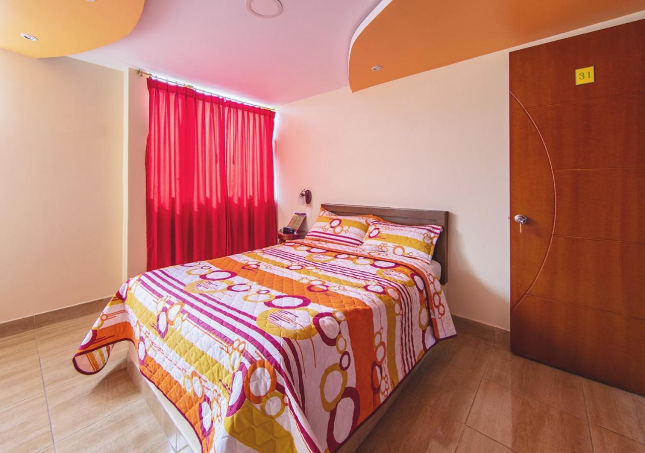 Hostal Oro Orense Кіто Екстер'єр фото